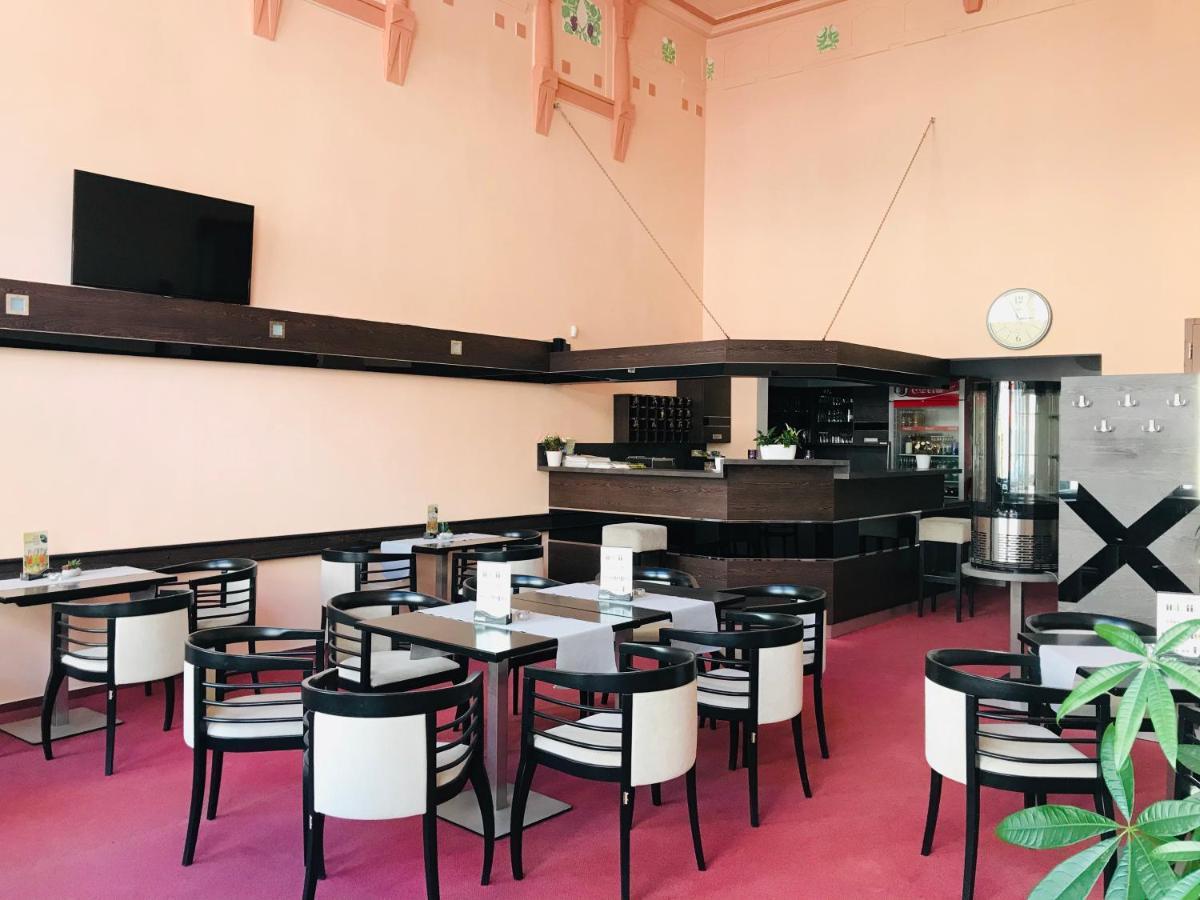 Hotel Bila Ruze Strakonice Luaran gambar