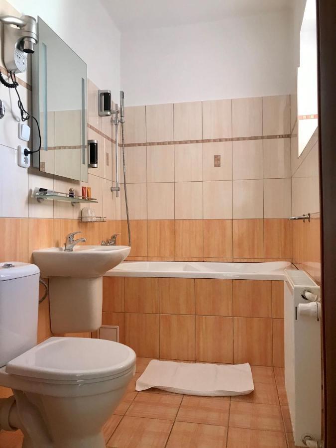 Hotel Bila Ruze Strakonice Luaran gambar